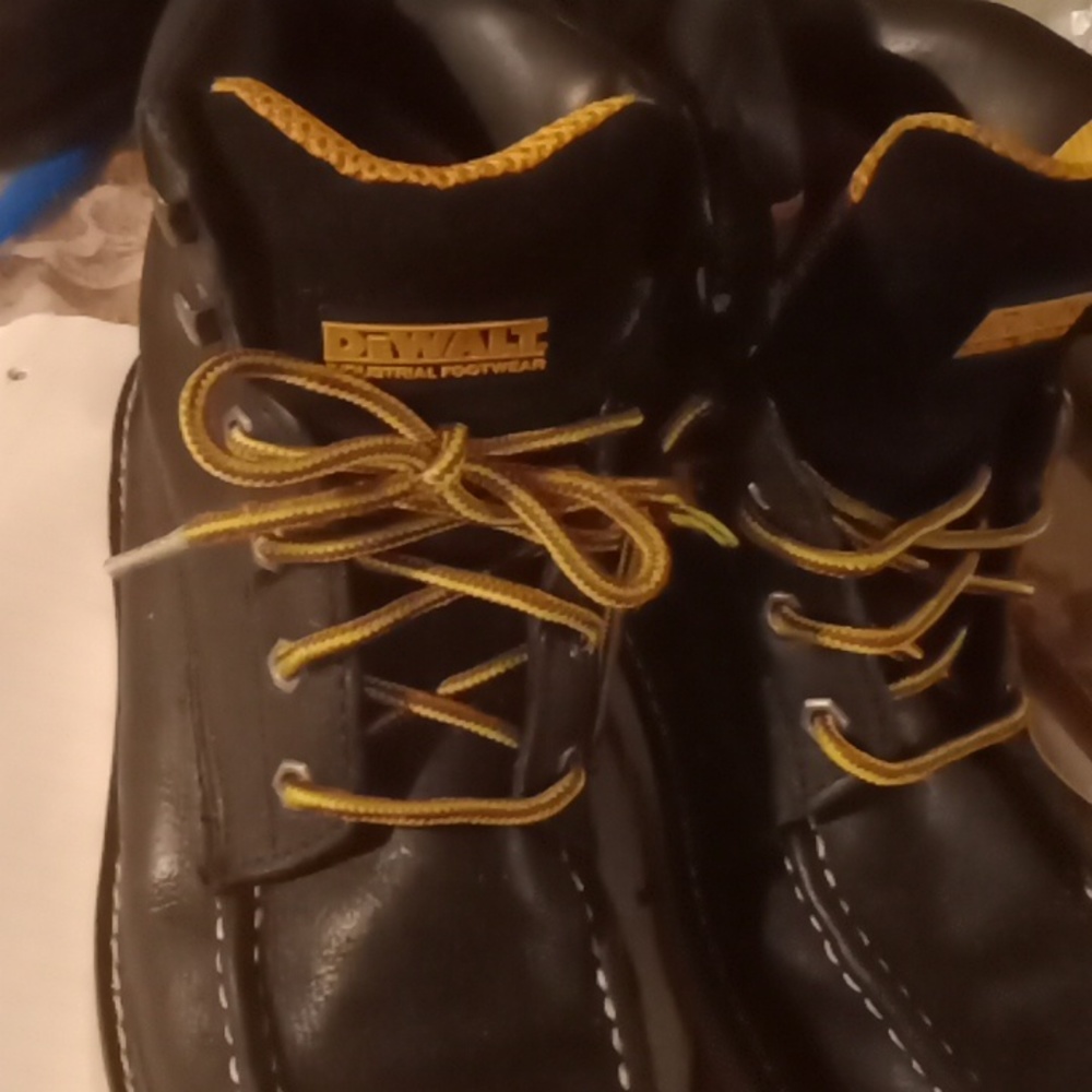 Black DEWALT Men's Flex Moc Boots